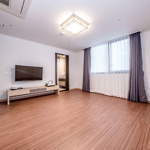 Korean-Style Room